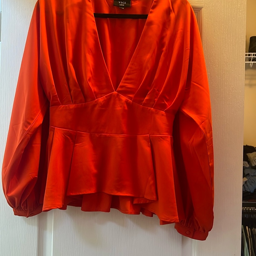 Low cut peplum VICI boutique blouse